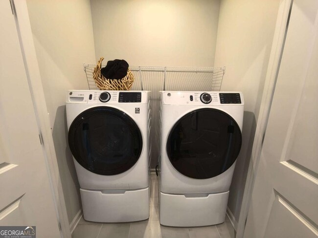 Building Photo - 2865 Beacon Cove