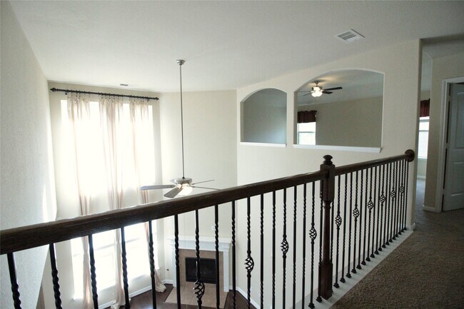 Building Photo - 158 Black Swan Pl