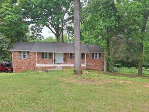 Building Photo - Basement Rancher located in Farragut