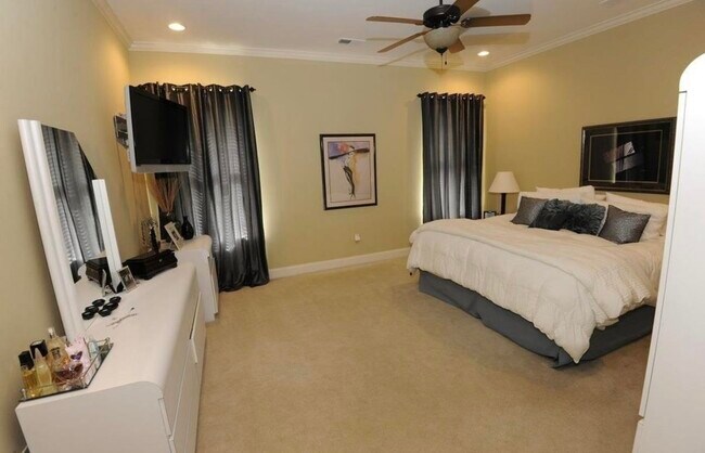 Building Photo - 3491 E Taplow Way