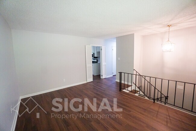 Building Photo - 105 Silverleaf Dr