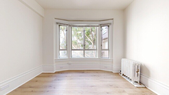 Building Photo - 1060 Bush St