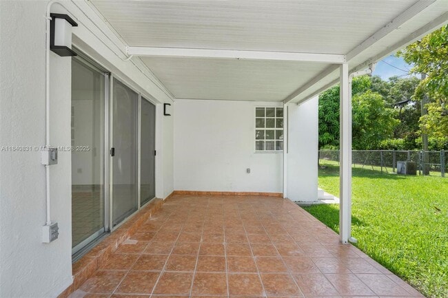 Building Photo - 2360 SW 11th Terrace