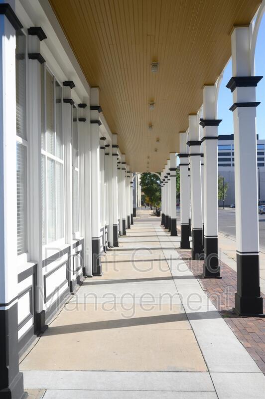 Building Photo - 300 N Main St