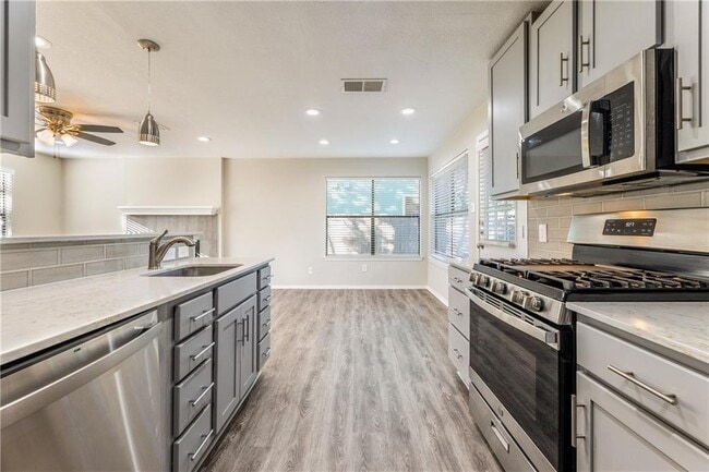 Building Photo - 7004 Riverton Dr