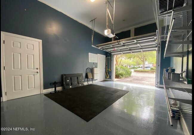 Building Photo - 9823 Tapestry Park Circle