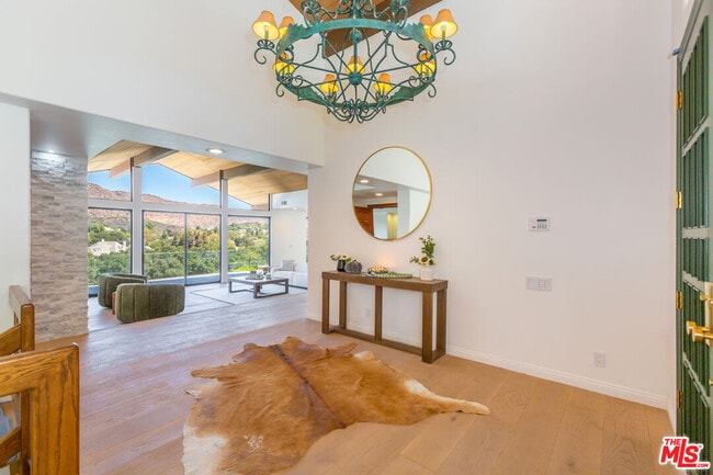 Building Photo - 5109 Lakeview Canyon Rd