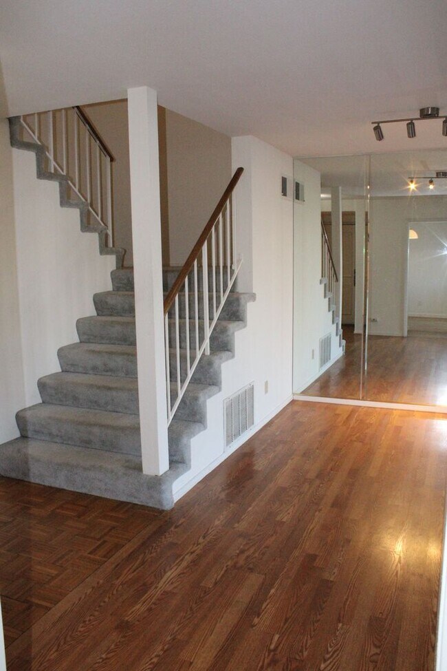 Building Photo - Waterfront Townhome In Pittsburg with Dock...