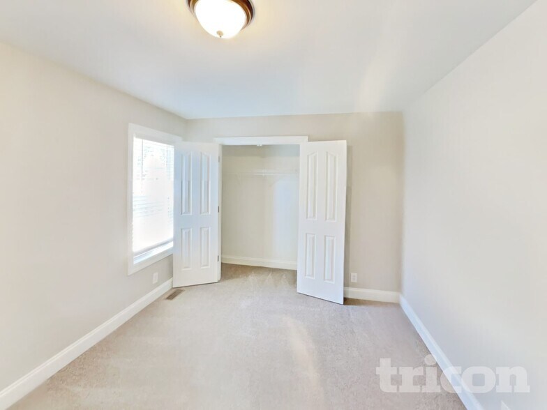 Building Photo - 2911 Wolves Trail