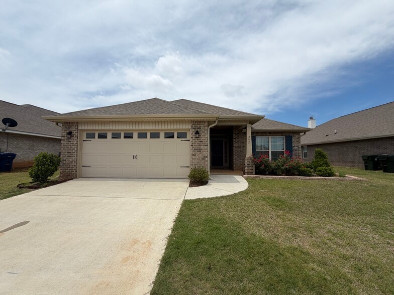 Building Photo - 202 Abercorn Dr