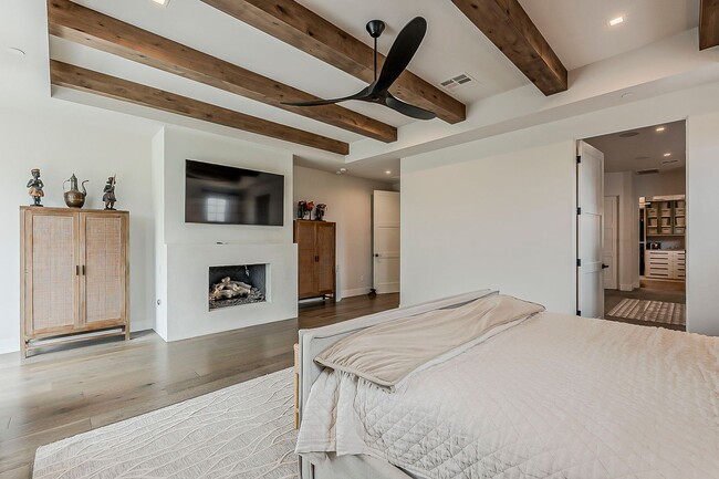 Building Photo - Luxury Home ready for January Move-in