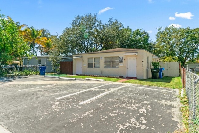 Building Photo - 16170 NE 18th Pl