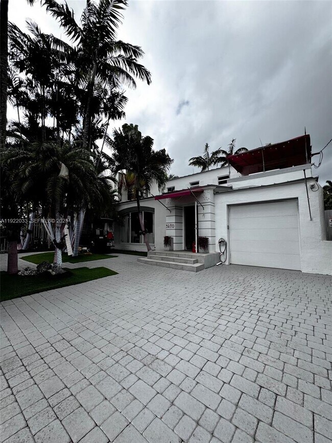 Building Photo - 3470 Sheridan Ave