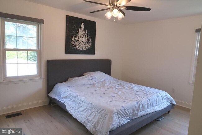 Building Photo - 9530 Ashbourn Dr