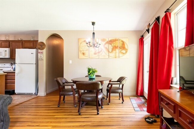 Building Photo - 1019 Pine St