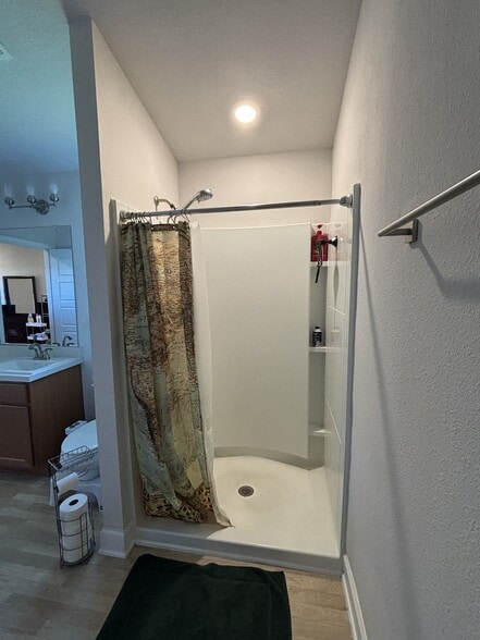 Building Photo - 9835 Olivia St