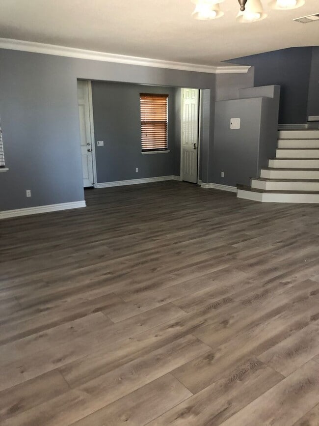 Building Photo - Z519 Cedarbrook Ln