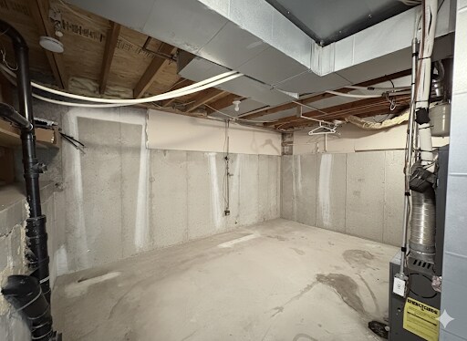 Building Photo - 472 E 350 S St