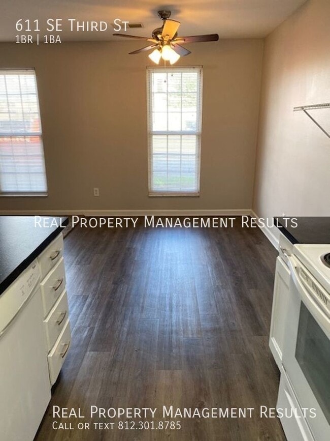 Building Photo - 611 SE Third St-