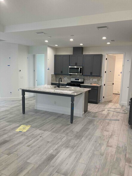 Building Photo - 207 Hang Loose Wy