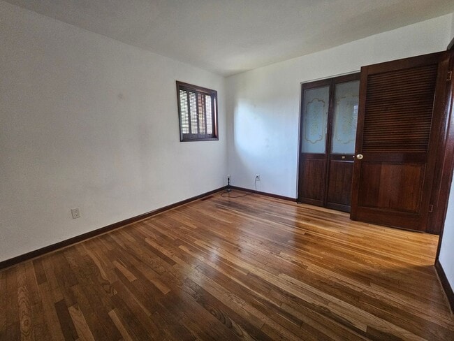 Building Photo - Manor View