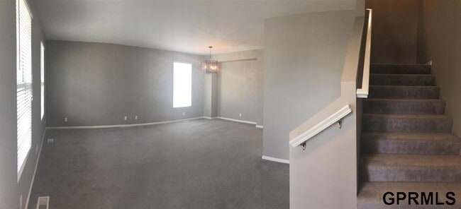 Building Photo - 2102 Quartz Dr