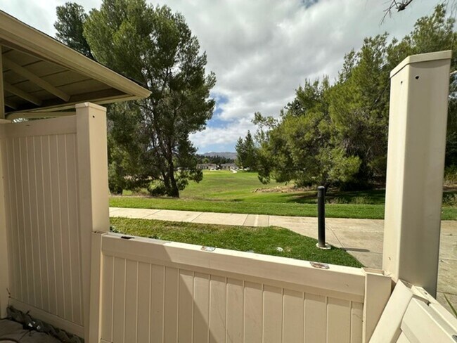 Building Photo - Stunning END-UNIT 3-bedroom condominium located in Agoura Hills