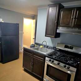 Building Photo - 415 Baldwin St