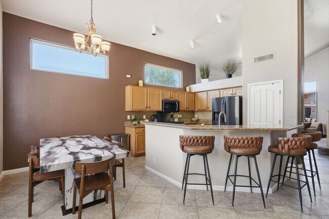 Building Photo - Furnished Desert Oasis| Pool, Bar and Mountain Views