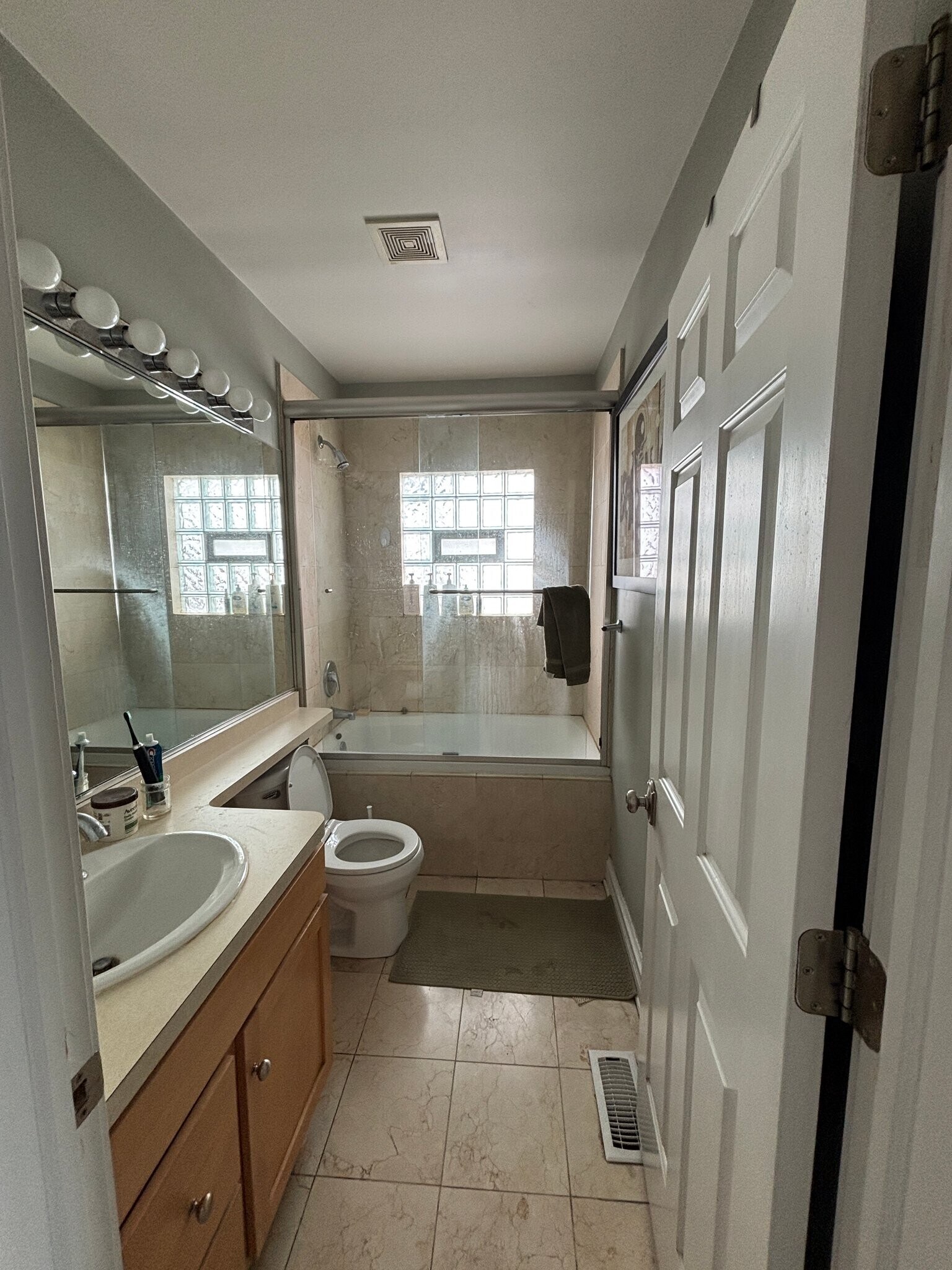 Building Photo - 2368 N Elston Ct