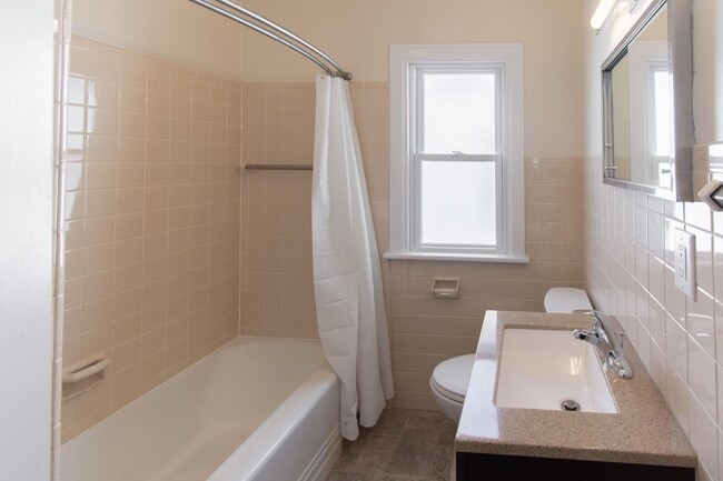 Building Photo - 7208 33rd Ave