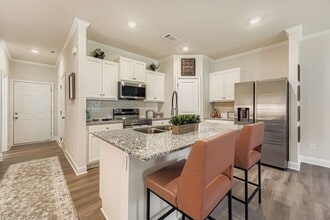 Building Photo - 154 Pyrus Ln