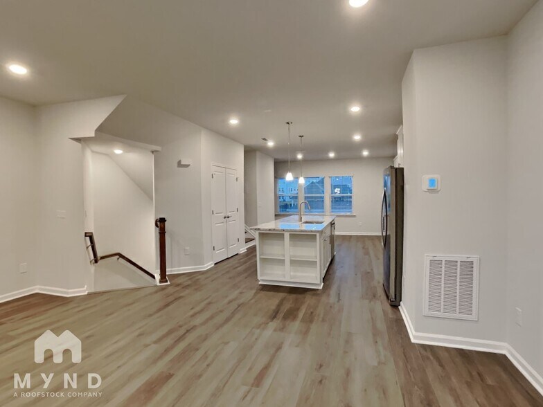 Building Photo - 507 Toffeemen Dr