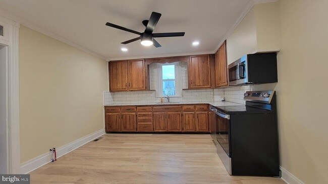 Building Photo - 105 Fairview Ave