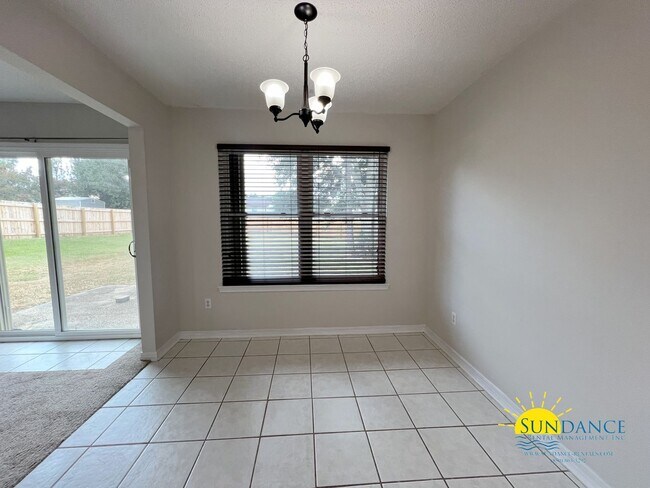 Building Photo - 223 Westview Dr