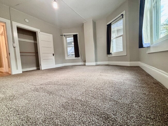 Building Photo - NW 21st