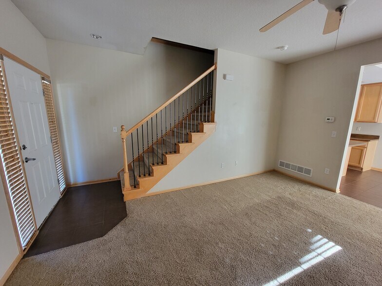 Building Photo - 2900 SE Glenstone Dr