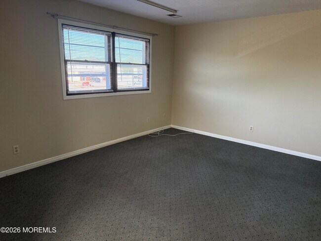 Building Photo - 567 Fischer Blvd