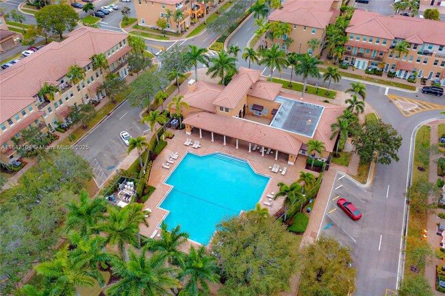 Building Photo - 916 SW 147th Ave