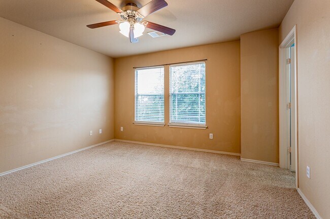 Building Photo - 3-Bed, 2.5-Bath Gem with Covered Porch & S...
