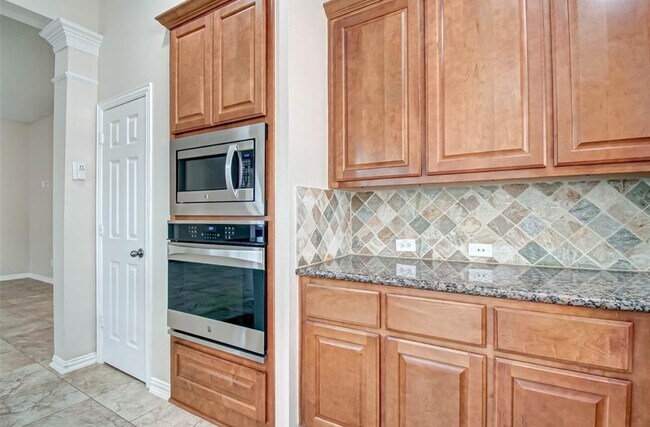 Building Photo - 75 Tapestry Forest Pl