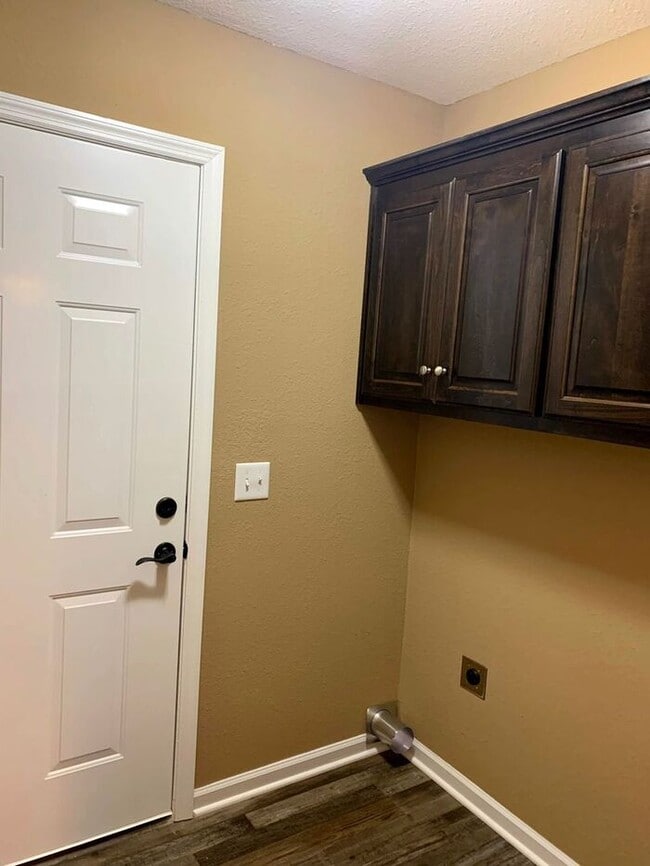 Building Photo - Beautiful Recently Built Townhome, 2 Bed 1...