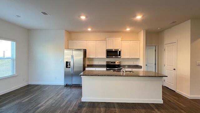 Building Photo - 4266 Scenic Dr SE