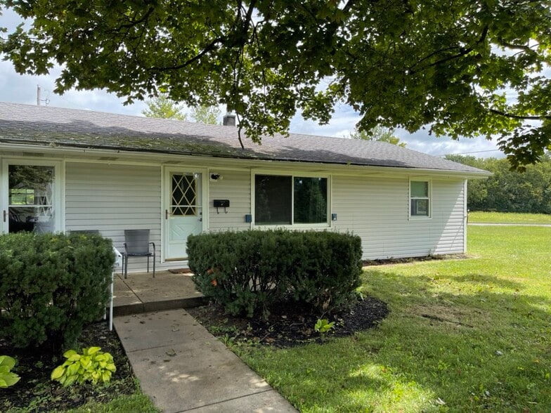 Building Photo - 441 S Chillicothe St