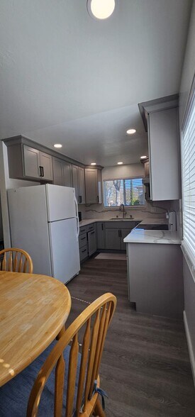 Building Photo - 451 Carneros Ave