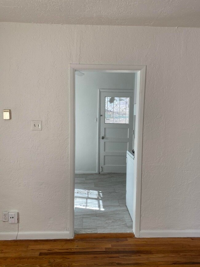 Building Photo - 613 Olson St