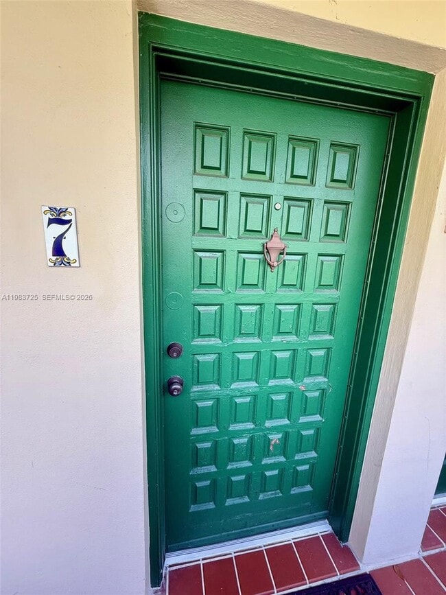 Building Photo - 335 Navarre Ave