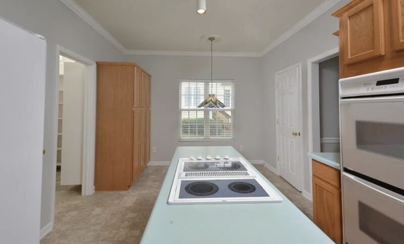 Building Photo - 710 Latta Cir