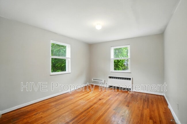 Building Photo - 3919 E Gatewood Ln