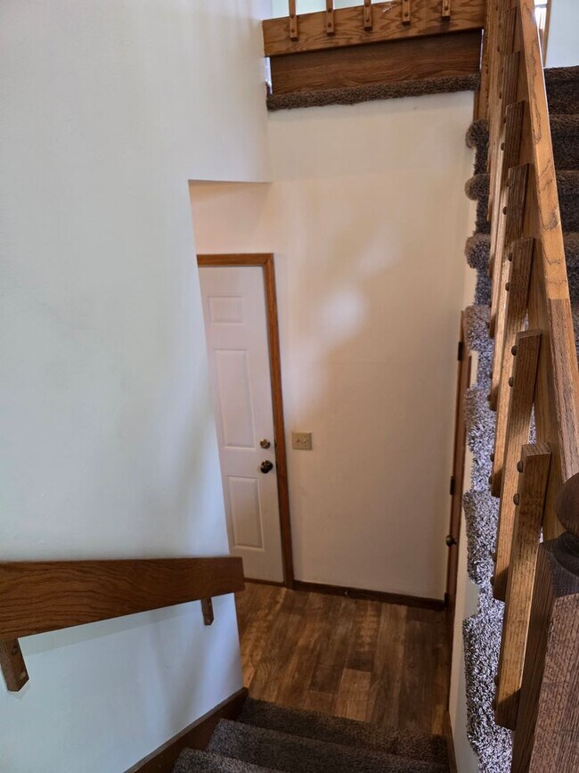 Building Photo - 1627-1629 Rustic Drive